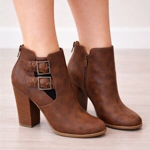 American Eagle Brown Ankle Booties Stacked Heel Cutout Buckle Detail Size 11